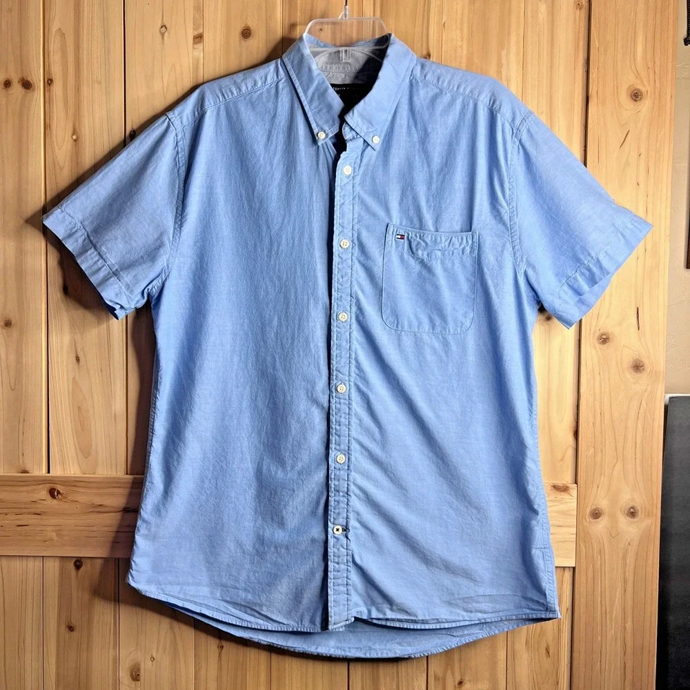 Tommy Hilfiger Men's XL Custom Fit Blue Oxford Short Sleeve‎ Button Up Shirt